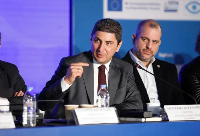 Επαναφέρεται η άδεια ερασιτεχνικής αλιείας