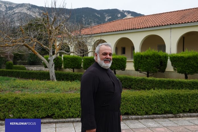 Ενα ποτηράκι στο κελί του Αγίου…