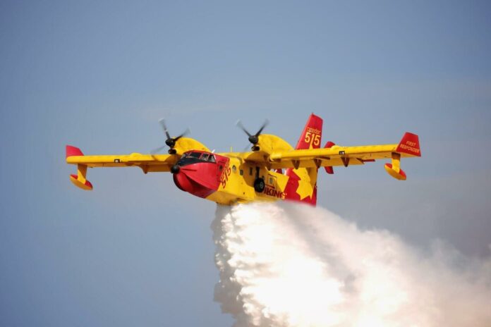 Η Ελλάδα αγοράζει επτά νέα Canadair CL-515