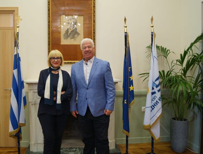 Η επιμήκυνση της τουριστικής περιόδου με παράλληλη ανάπτυξη του γαστρονομικού τουρισμού και άνοιγμα στην αγορά των ΗΠΑ, στο επίκεντρο της συνάντησης του Περιφερειάρχη Ιονίων Νήσων με τη διεθνούς φήμης σεφ, Μαρία Λόη