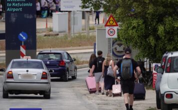 Αεροδρόμιο Κεφαλονιάς: «Χάος» στους δρόμους προσέγγισης – Παρέμβαση Θεόδωρου Γαλιατσάτου για λύσεις πριν το επόμενο καλοκαίρι