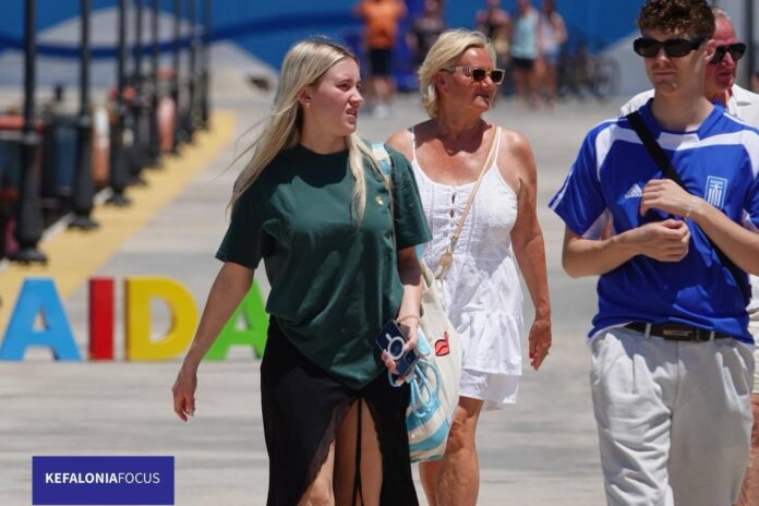 Tο Aidablue της AIDA CRUISES με 2174 επιβάτες σήμερα στο Αργοστόλι