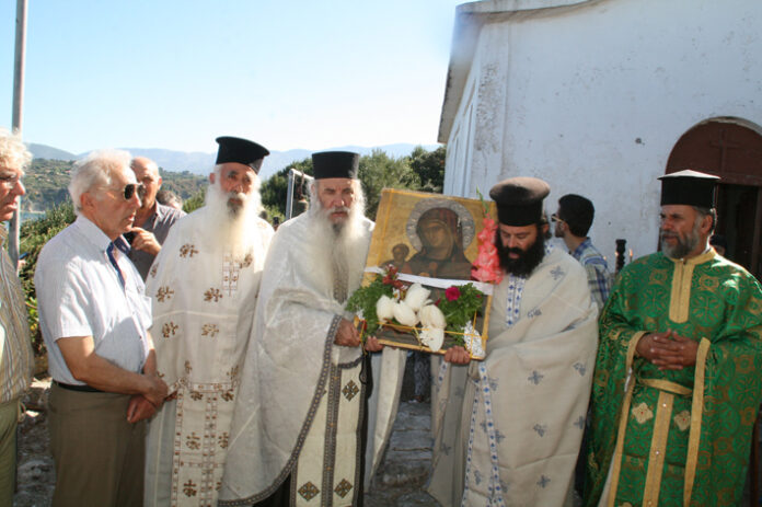 Το γιορτάσι της Παναγίας της Διώτισσας, στις 2-7-2014 των (Βλαχερνών), πάνω στη βραχονησίδα Δίας