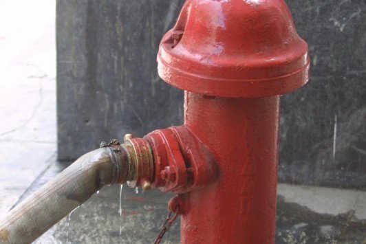 4 πρόεδροι Κοινοτήτων του Ελειού καταγγέλουν ότι ιδιωτικά υδροφόρα οχήματα γεμίζουν παράνομα τα βυτία τους απο πυροσβεστικούς κρουνούς