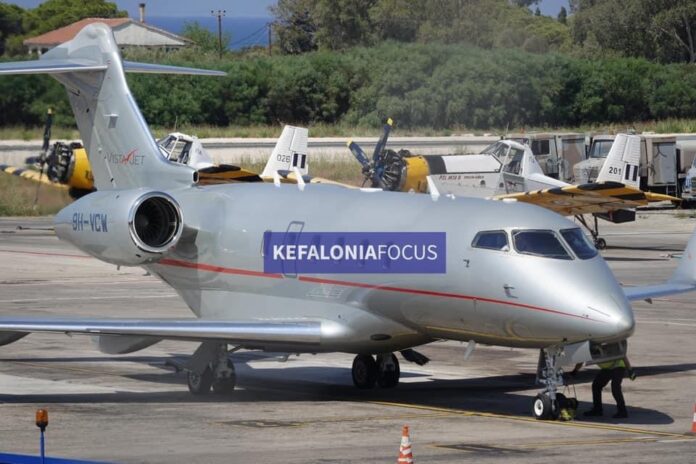 Ο μικρός γιος του Κωνσταντίνου, Φίλιππος,με τη σύζυγο του Nina Flohr για διακοπές στην Κεφαλονιά