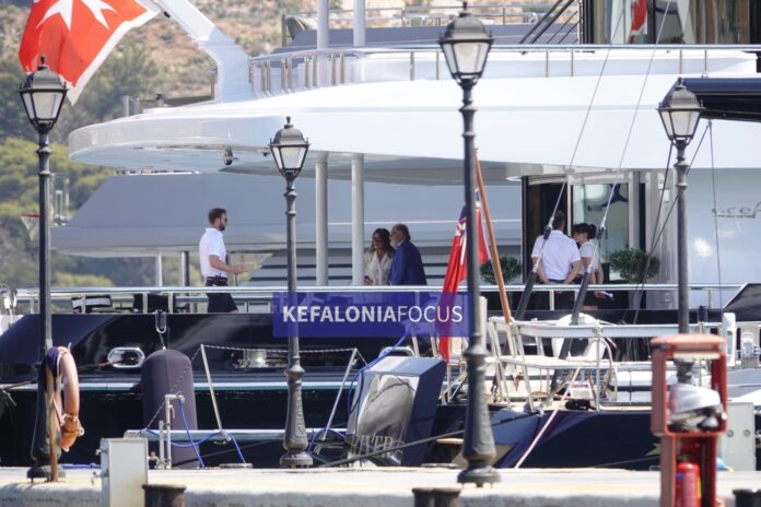 Η Γιάννα Αγγελοπούλου με το σύζυγο της Θόδωρο Άγγελόπουλο για διακοπές στην Κεφαλονιά