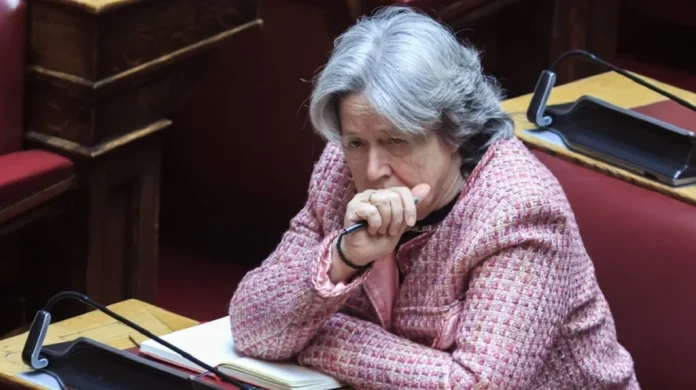 Πόσα εκατομμύρια αξίζουν οι «υπηρεσίες» της Αθηνάς Λινού στο «Σύστημα Μητσοτάκη»;