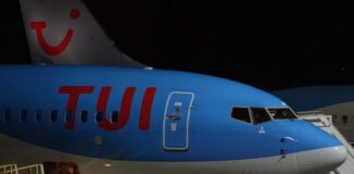 Βλάβη σε αεροσκάφος της TUI καθηλώνει την πτήση στην Κεφαλονιά – Στο αεροδρόμιο οι επιβάτες, αγώνας για δωμάτια μέσα στον Αύγουστο