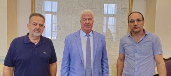 Εκπρόσωποι από τις Ενώσεις Συλλόγων Γονέων συναντήθηκαν με τον Περιφερειάρχη Κέρκυρας κ.Γιάννη Τρεπεκλή