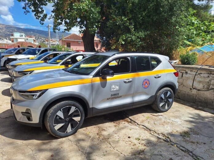 Δήμος Αργοστολίου:«Ενισχύουμε την Πολιτική Προστασία. Θωρακίζουμε τον Δήμο μας έναντι των φυσικών καταστροφών» με πέντε νέα οχήματα