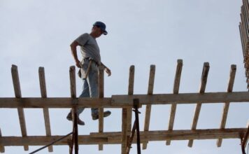 Εποχικό Βοήθημα 2026 οικοδόμων: Άνοιξαν οι αιτήσεις – Ποιοι δικαιούνται έως 1.064 ευρώ και πότε λήγει η προθεσμία