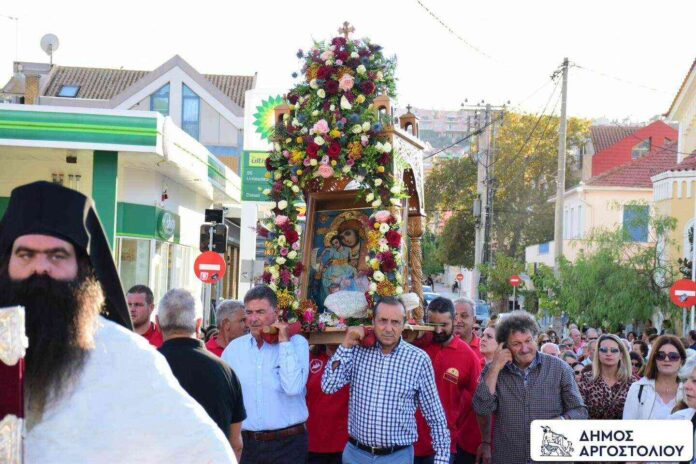 Ο Δήμος Αργοστολίου στην λαμπρή επιστροφή της Παναγίας Δραπανιώτισσας στη βάση της
