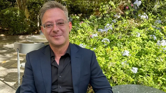 Στίβεν Πετράτος:Ο Κεφαλλονίτης επιστήμονας που εφηύρε φάρμακο για την πολλαπλή σκλήρυνση θα το δοκιμάσει σε Έλληνες ασθενείς