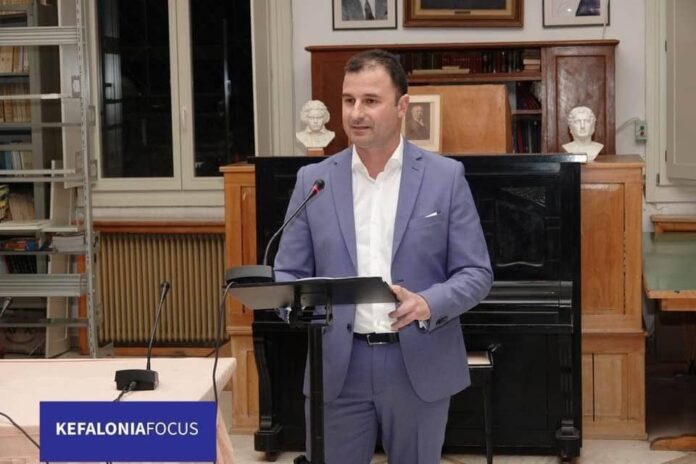 Τάσος Καλογηράτος-Επιχειρούμε Μαζί:Ευχές για τις εορτές των Χριστουγέννων