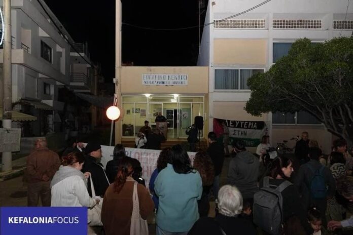 Εργατικό Κέντρο:Χαιρετίζουμε την 51η επέτειο του ηρωικού ξεσηκωμού του Πολυτεχνείου!