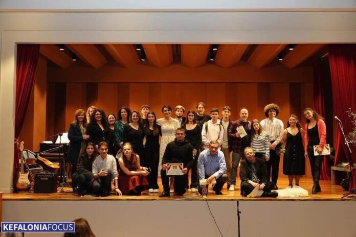 «Πέφτει η νύχτα στο Παλέρμο» Από την θεατρική – μουσική ομάδα του Βαλλιανείου Λυκείου Κεραμειών την Πέμπτη 19/12 στο Δημοτικό Θέατρο Αργοστολίου