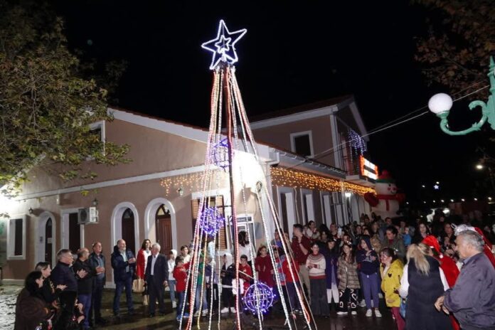 Πλούσιο Bazaar και Άναμμα του Χριστουγεννιάτικου Δέντρου στον Πόρο το Σάββατο 13/12!