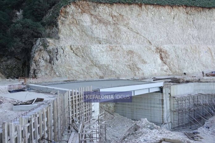 Νομαρχιακή ΠΑΣΟΚ :Γέφυρα Χειμωνικού-Η Κεφαλονιά παραμένει κομμένη στα δύο