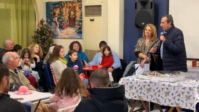 Σε γιορτινή ατμόσφαιρα, η κοπή της Πρωτοχρονιάτικης πίτας της κοινότητας Δαυγάτων στον ξενώνα της Εκκλησίας