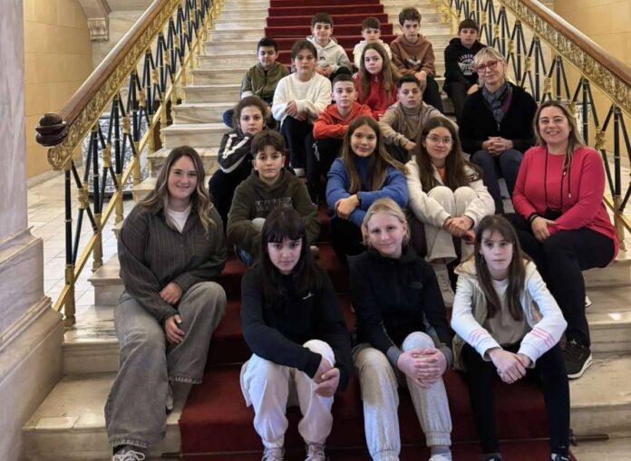 Π. Καππάτος: Υποδοχή στη Βουλή των Ελλήνων του 2ου Δημοτικού Σχολείου Αργοστολίου