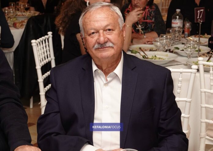 Διασχίζοντας την πέτρινη γέφυρα Αργοστολίου-Γράφει ο Μάκης Βασιλάτος