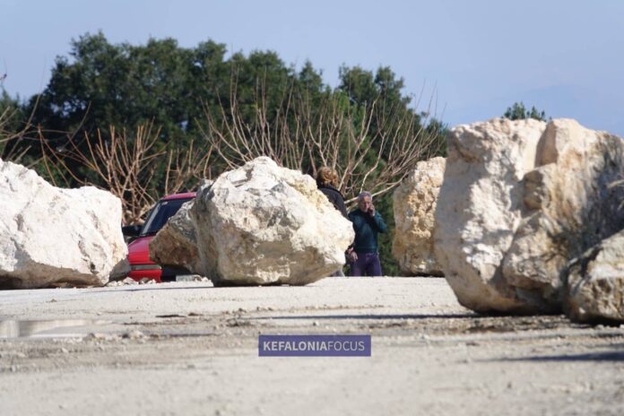 Συγκέντρωση πολιτών Πόρου – Σκάλας για τον κλειστό δρόμο στο Σαρακήνικο