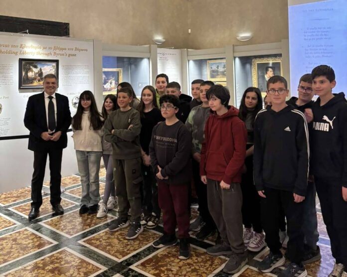 Π.Καππάτος: Υποδοχή του Γυμνασίου Ιθάκης στη Βουλή των Ελλήνων