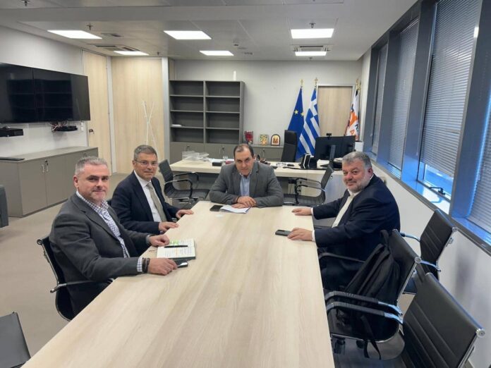 Π. Καππάτος: Συνάντηση εργασίας με τον Υφυπουργό Κλιματικής Κρίσης για την επιτάχυνση της χρηματοδότησης αποκατάστασης του Δήμου Αργοστολίου από τις πλημμύρες