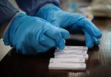 Ο Λευκός Οίκος απεφάνθη: Από εργαστήριο προήλθε ο Covid-19 – Στο στόχαστρο ο Φάουτσι