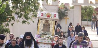 Από τη Μονή Σισσίων στα Βλαχάτα και το Κάστρο – Η ιερή πορεία της Παναγίας