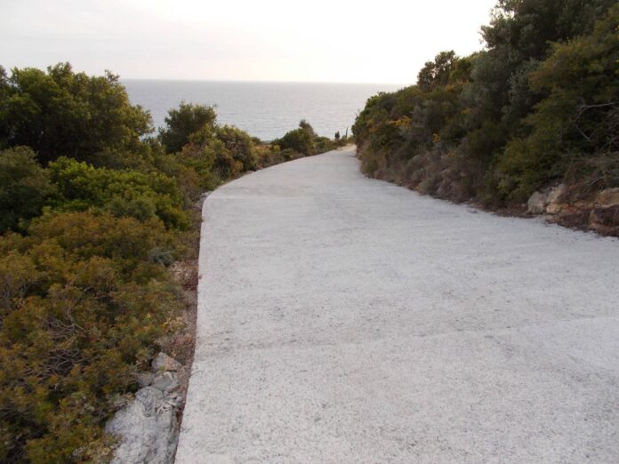 Κοινότητα Βαλεριάνου :Ευχαριστήρια επιστολή για την τσιμεντόστρωση του δρόμου προς την παραλία Κορώνη