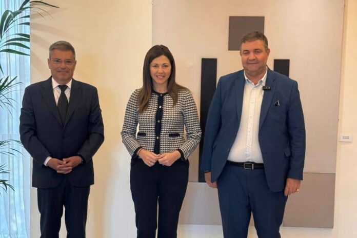 Π. Καππάτος: Συνάντηση με την Υπουργό Παιδείας για την Ιακωβάτειο, το νέο Λύκειο Ληξουρίου και συνολικά θέματα Εκπαίδευσης στα νησιά μας