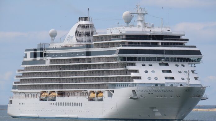 Ακυρώθηκε η άφιξη του κρουαζιερόπλοιου SEVEN SEAS SPLENDOR – Εύλογα ερωτήματα για τις υποδομές του λιμανιού