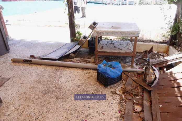 Εικόνες εγκατάλειψης και κινδύνου δίπλα στους τουρίστες στο χώρο των κρουαζιερόπλοιων