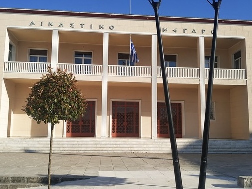 Με εντολή Δικαστηρίου σήμερα στα Δικαστήρια ο Δημαρχος Αργοστολίου- Αναβλήθηκε η υπόθεση στην οποία θα κατέθετε