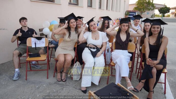 Γυμνάσιο Μεσοβουνίων με Λ.Τ.:Τελετή Αποφοίτησης των μαθητών του Λυκείου 2025