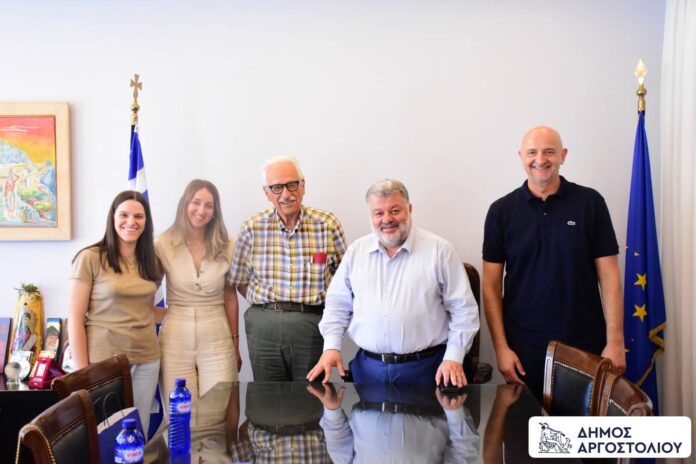 Επίσκεψη καθηγητή Γουργουλιάνη και Κινητής Μονάδας Ελληνικής Πνευμονολογικής Εταιρείας στον Δήμαρχο Αργοστολίου