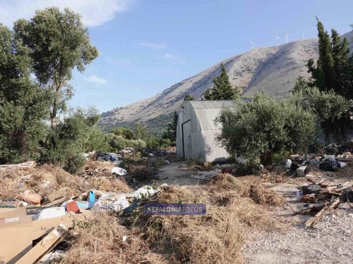 Παράνομη χωματερή-ντροπή στο ρέμα των Μακρυωτίκων – Ζητούνται απαντήσεις από τον Δήμο Σάμης