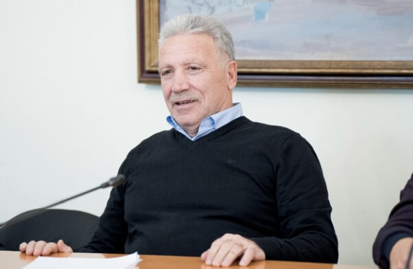 Λαϊκή Συσπείρωση:Δεν είναι η οσμή αλλά η μπόχα—Καταγγελία για απευθείας ανάθεση και αδιαφάνεια στον Δήμο Ληξουρίου