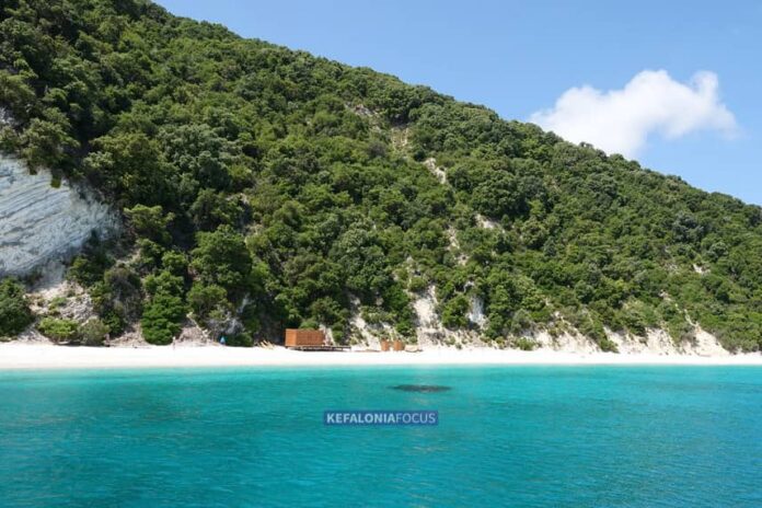 Γιώργος Λίλας: «Η παραλία-διαμάντι της Ιθάκης πρέπει να προστατευτεί–«Να εφαρμοστούν οι κανόνες ασφαλείας στην παραλία Γιδάκι»