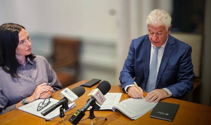 Συμβασιοποιήθηκαν από την Περιφέρεια Ιονίων Νήσων έργα αναβάθμισης αθλητικών υποδομών σε Κεφαλονιά & Ιθάκηπροϋπολογισμού άνω των 2,7 εκατ. ευρώ