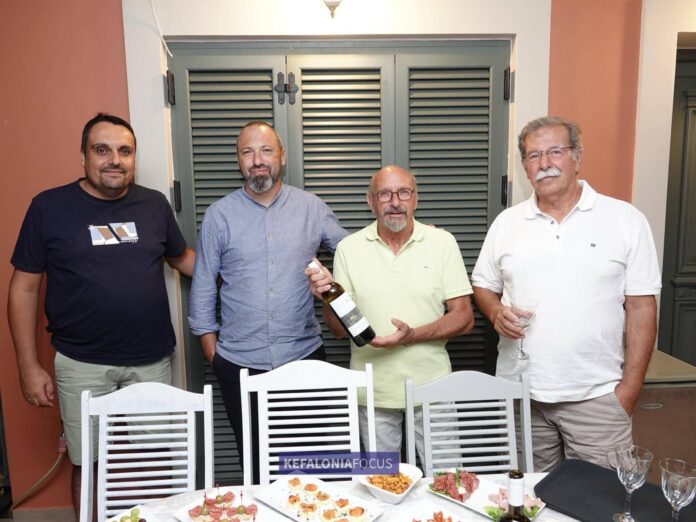 ΑΜΠΕΛΩΝΑΣ ΛΙΘΟΙΝΟΣ – Η απόλαυση της Ρομπόλας κάτω από το φως του φεγγαριού