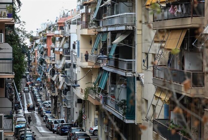 Έξωση με μια υπογραφή: Πώς μια απλή διάταξη μετατρέπει τους ενοικιαστές σε ομήρους