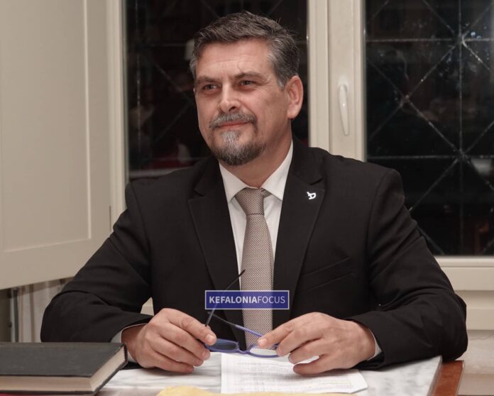 Μάκης Παπαναστασάτος: Ερωτήματα για τις παράνομες χωματερές και τη φωτιά στη Λαγκάδα