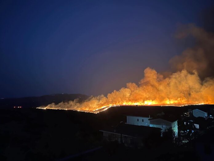 Δεν έχουν τέλος οι πυρκαγιές στην Κεφαλονιά – Νέα φωτιά στον Αθέρα