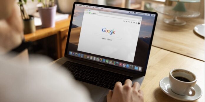 Η Εμπορευματοποίηση της Κριτικής και το Τέλος της Αλήθειας στο Διαδίκτυο