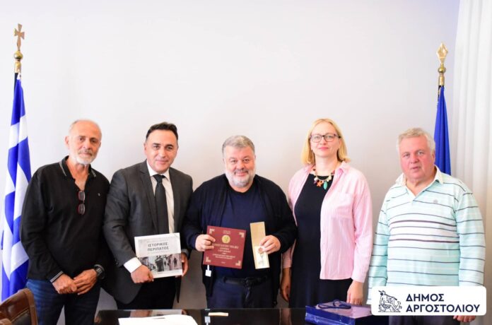 Επίσκεψη Γυναικείας Ακαδημαϊκής Χορωδίας της πόλης Νις της Σερβίας στον Δήμαρχο Αργοστολίου