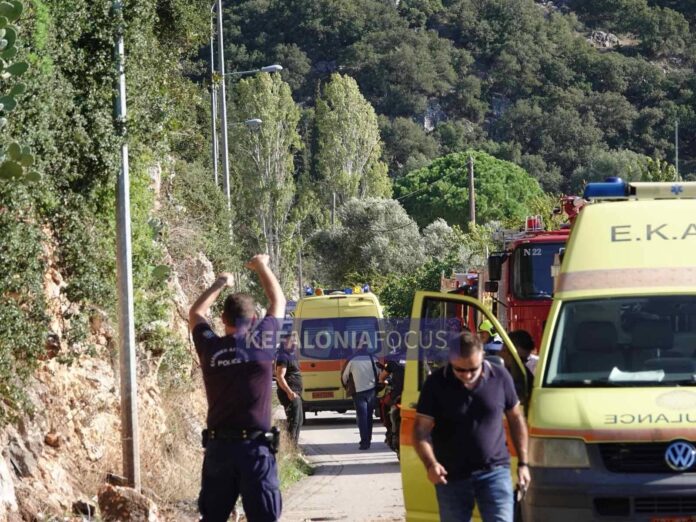 Διακομιδή τραυματία από το τροχαίο του Κουτάβου στο Πανεπιστημιακό Νοσοκομείο Πατρών