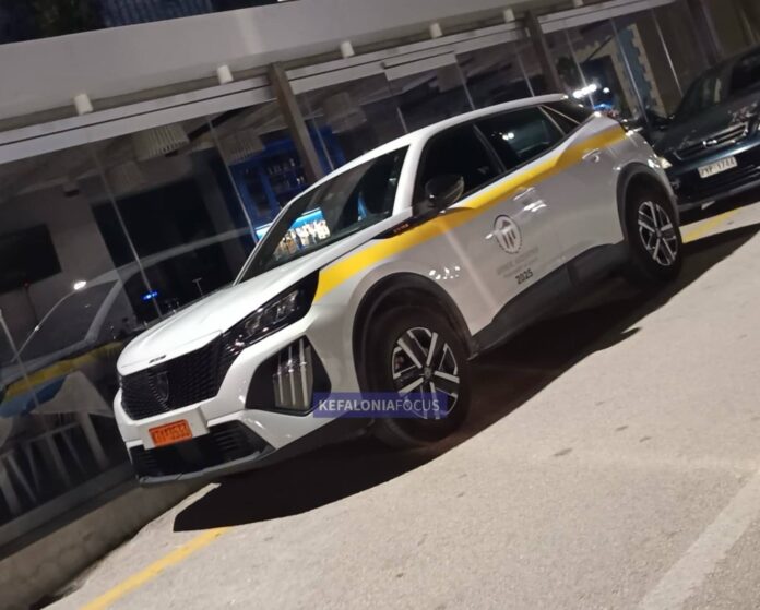 Έχω ολοκαίνουργιο SUV – παρκάρω όπου θέλω!Απαράδεκτη εικόνα με υπηρεσιακό όχημα του Δήμου Ληξουρίου πάνω σε κίτρινη γραμμή