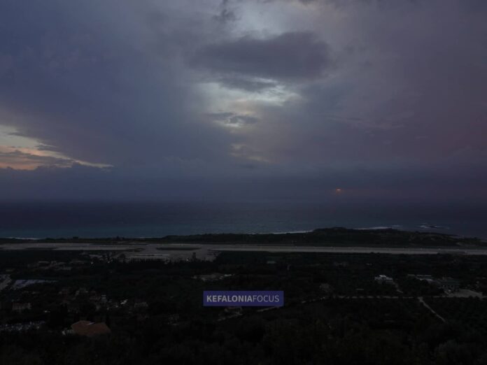 Ισχυρή καταιγίδα πλησιάζει την Κεφαλονιά – Προειδοποιήσεις για έντονα φαινόμενα από την ΕΜΥ